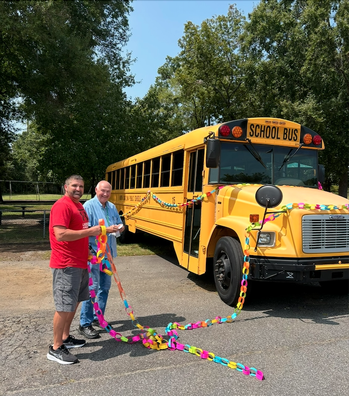 kindness chain on the school bus
